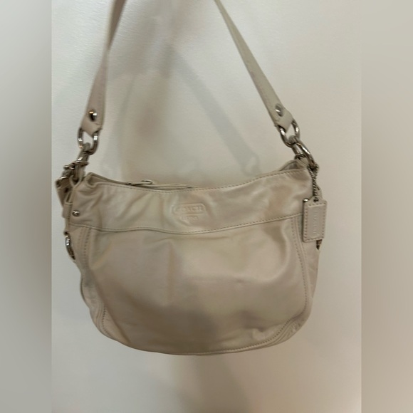 VINTAGE COACH white pearl finish shoulder back y2k with should strap - Picture 3 of 11